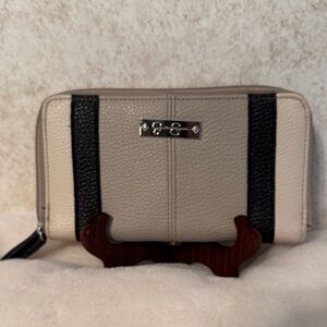 Jessica Simpson Chic Cream and multi color Women's Wallet Large